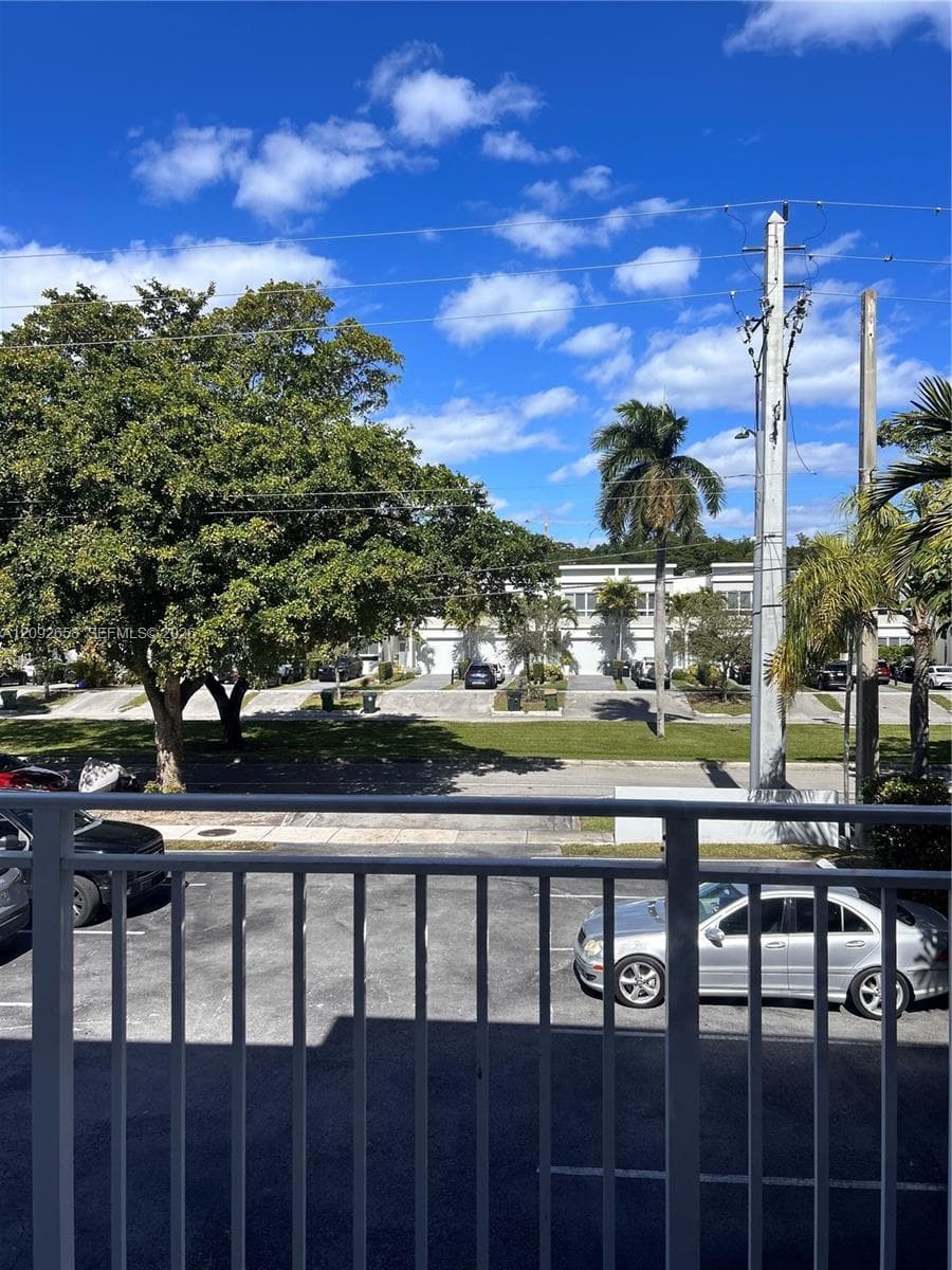 KEYSTONE GARDENS CONDO · #201 in North Miami - Photo 12