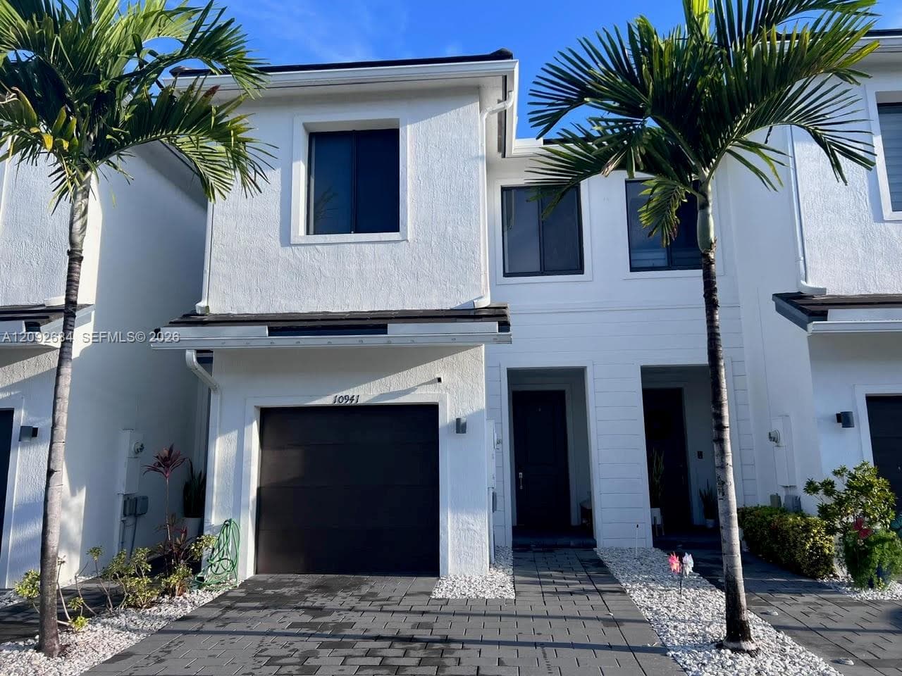10941 SW 232nd Ter photo 1