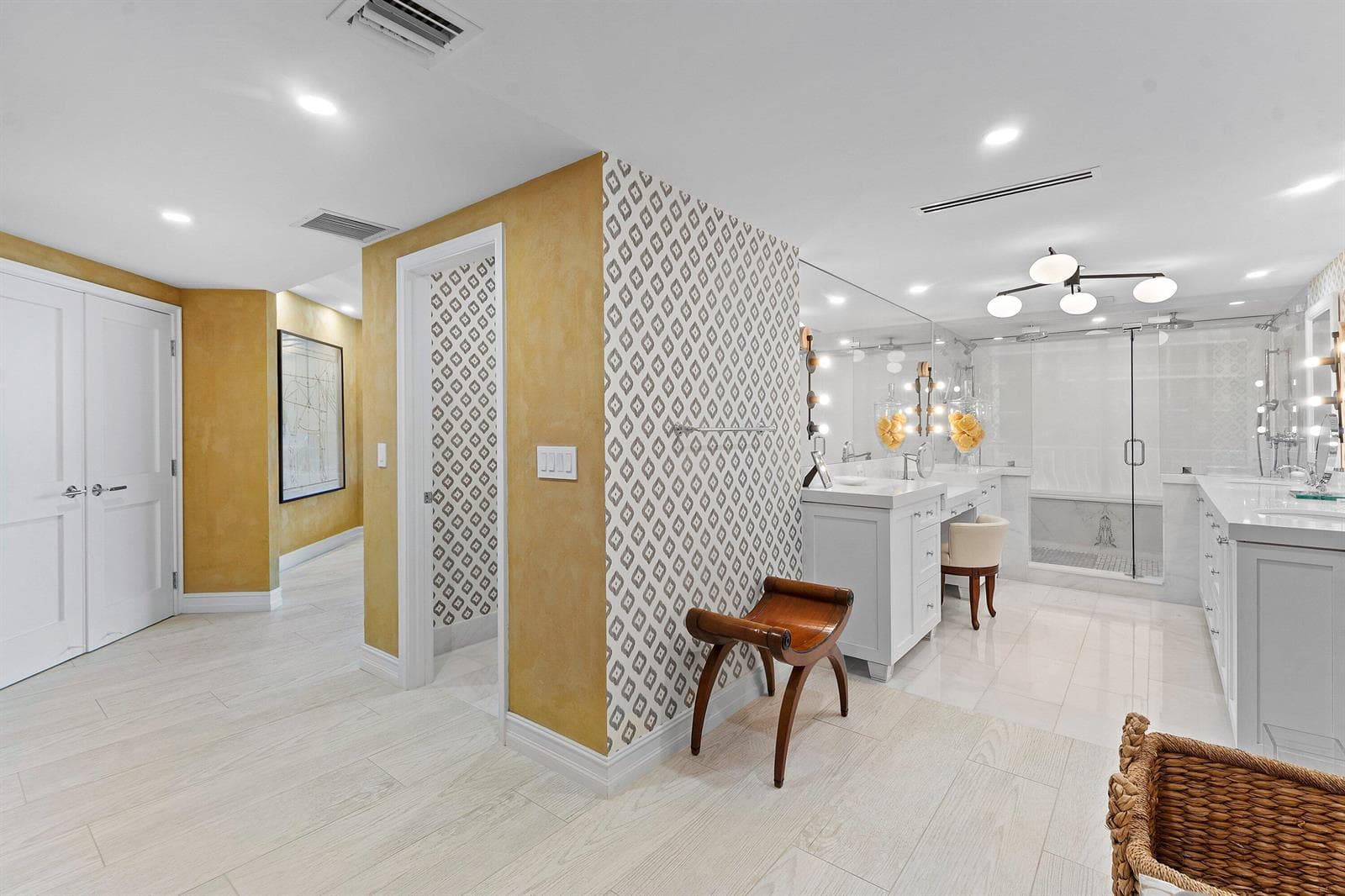 027-2000SouthOceanBoulevard-204S-PalmBea