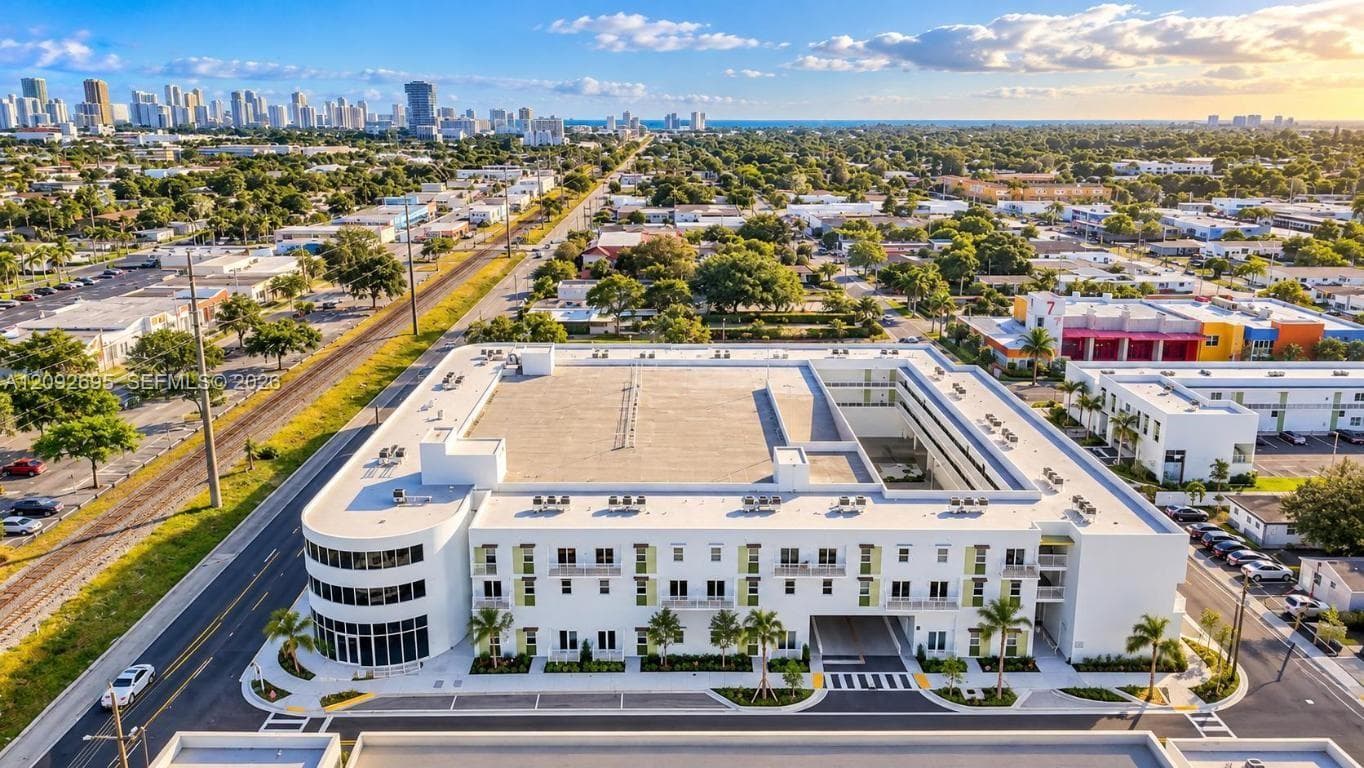 GEO M PHIPPENS · #B207 in Hallandale Beach - Photo 22