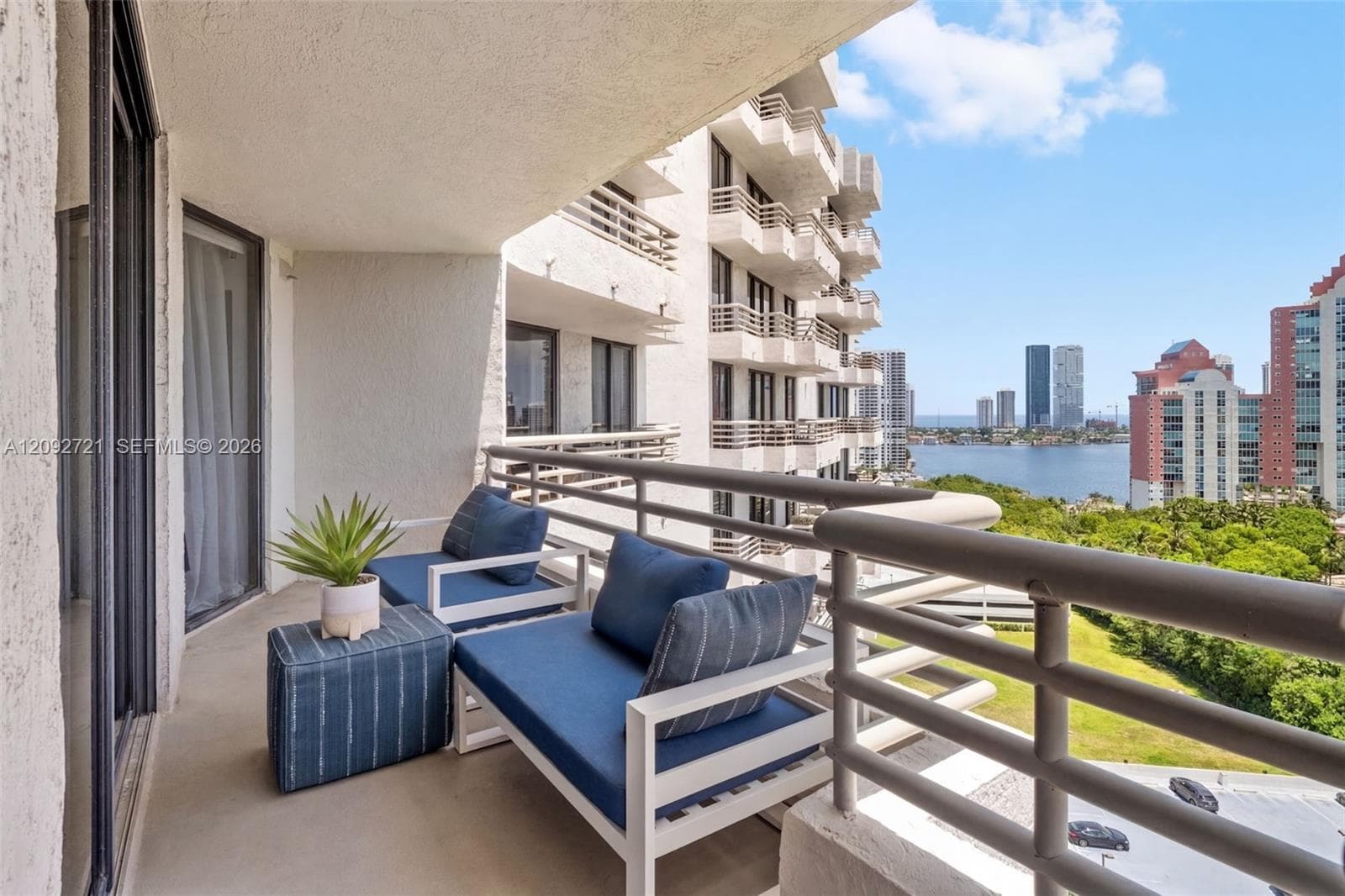 PARC CENTRAL AVENTURA SOU · #1816 in Aventura - Photo 27