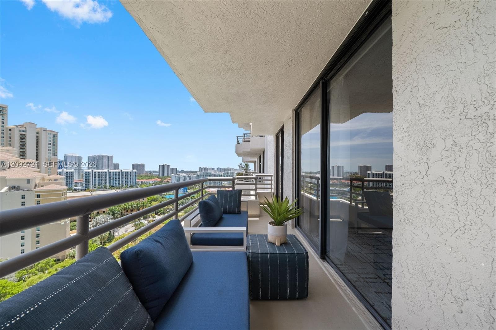 PARC CENTRAL AVENTURA SOU · #1816 in Aventura - Photo 28