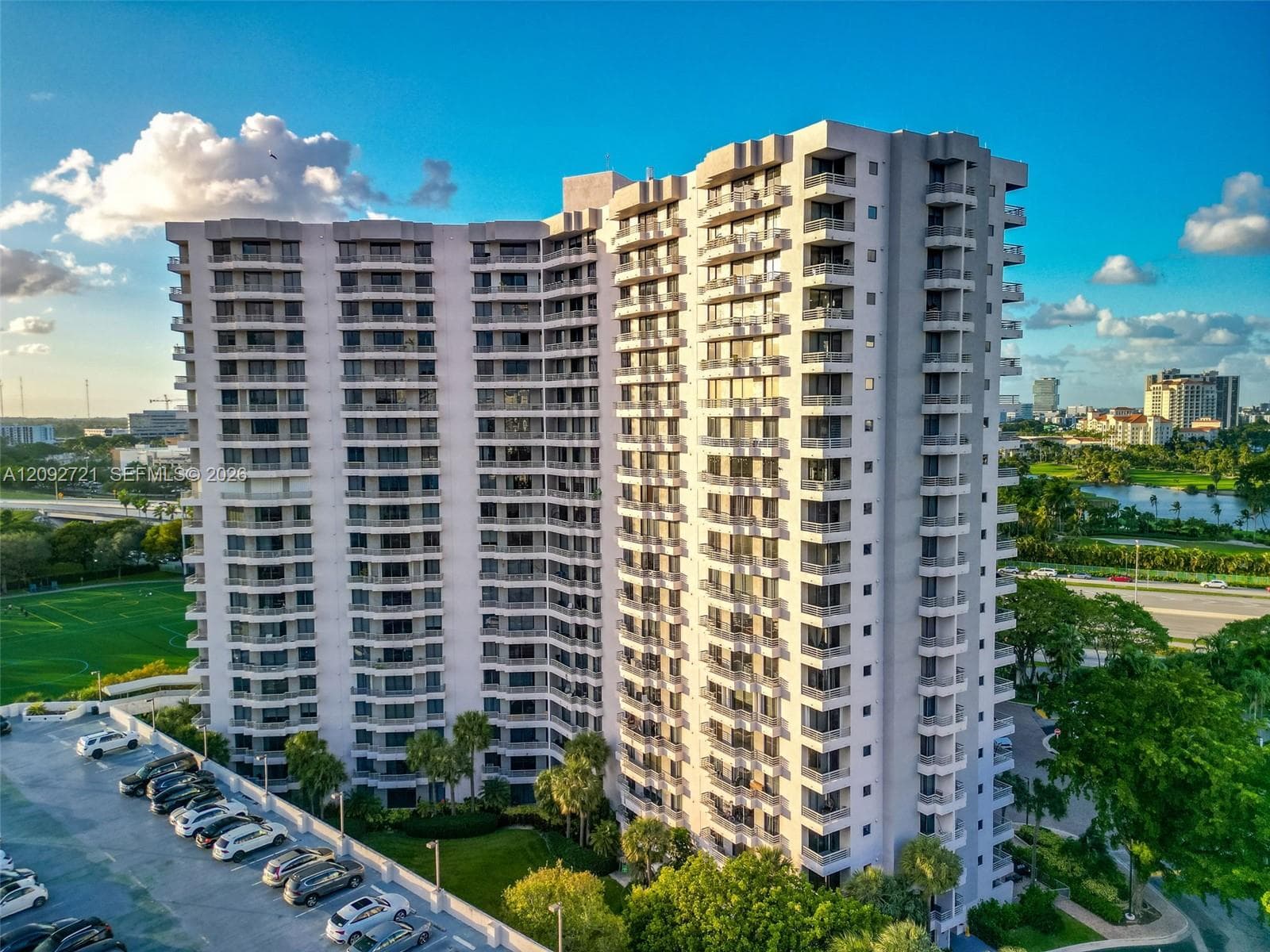 PARC CENTRAL AVENTURA SOU · #1816 in Aventura - Photo 30