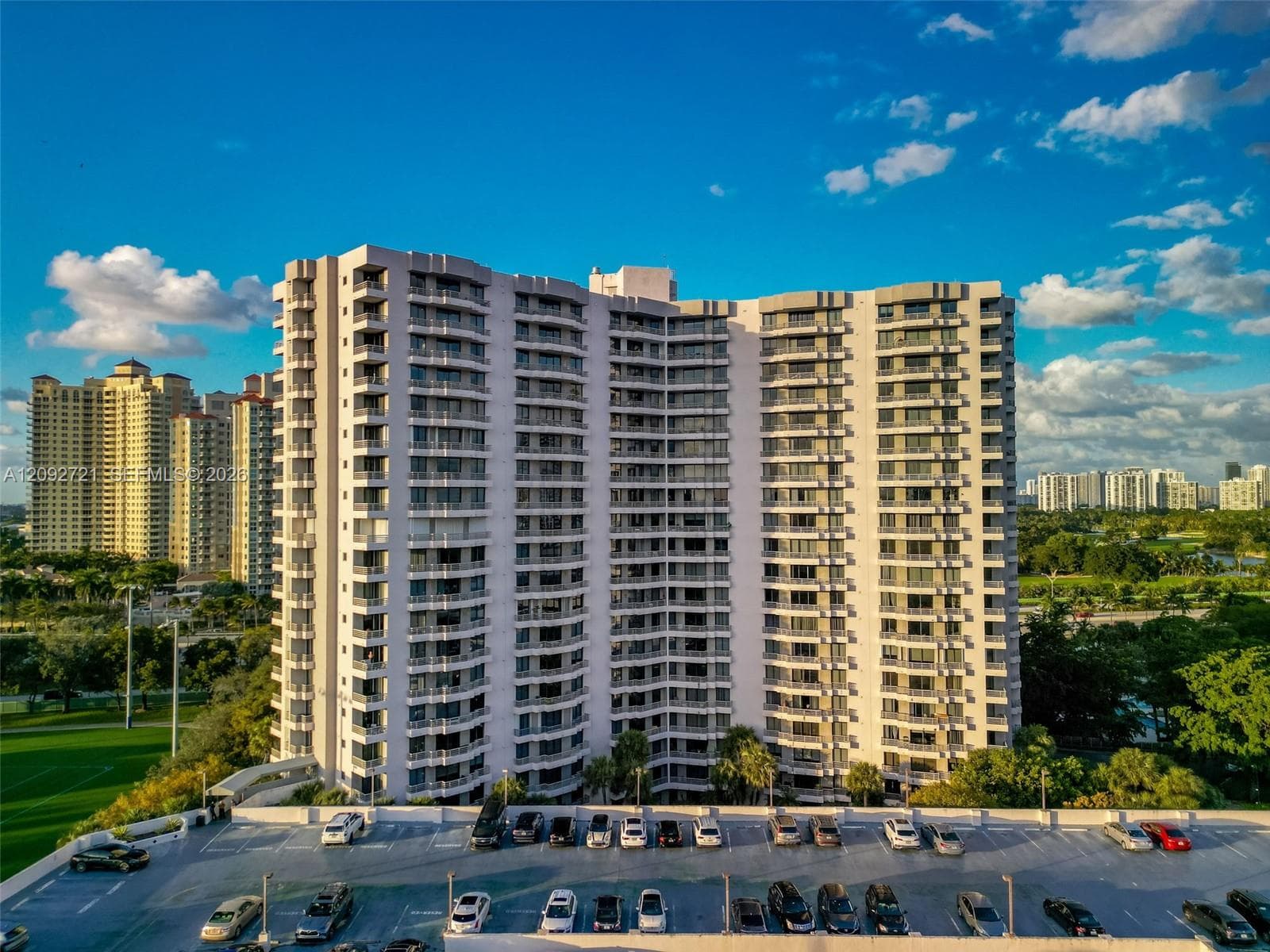 PARC CENTRAL AVENTURA SOU · #1816 in Aventura - Photo 34