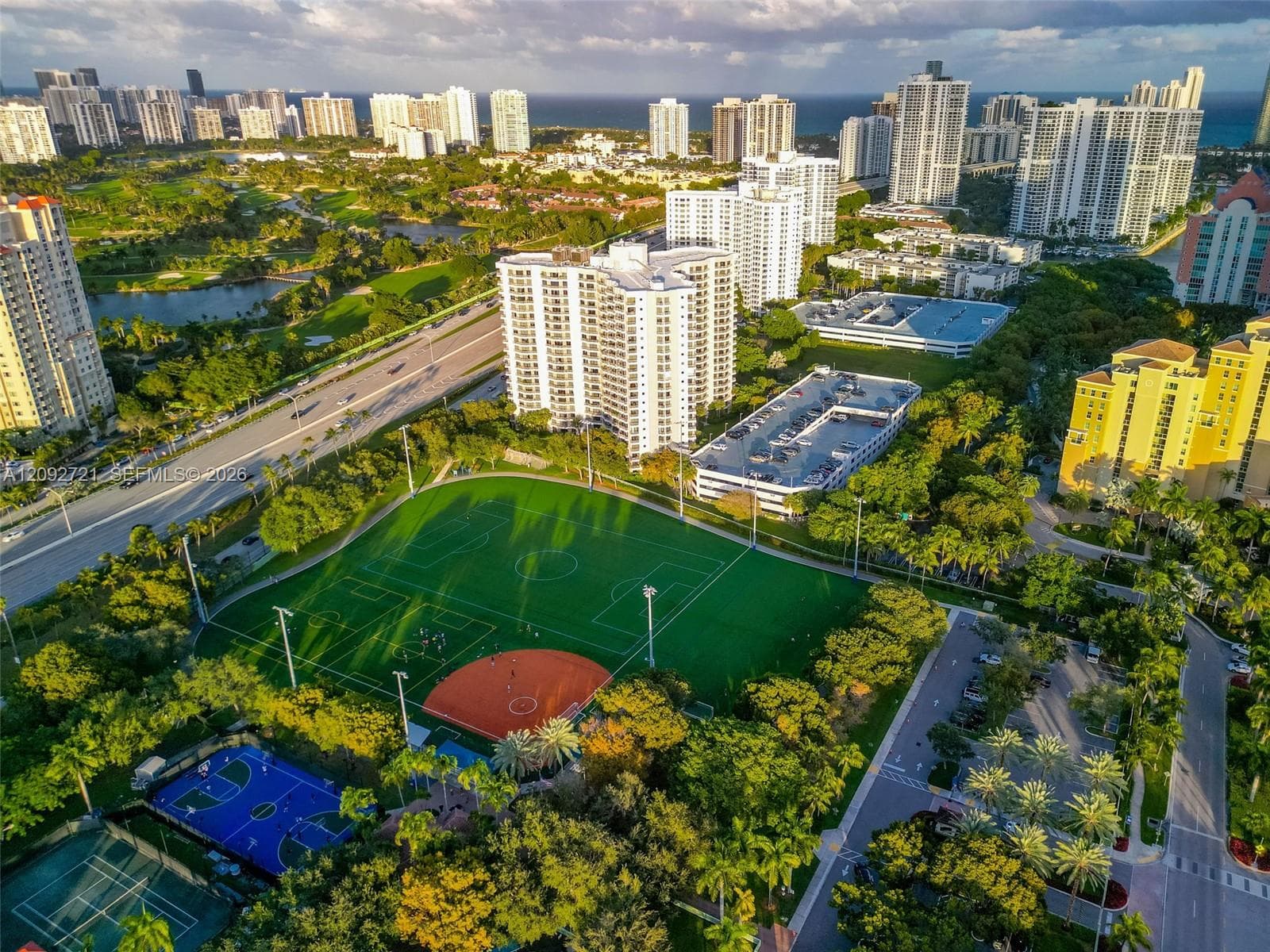 PARC CENTRAL AVENTURA SOU · #1816 in Aventura - Photo 37
