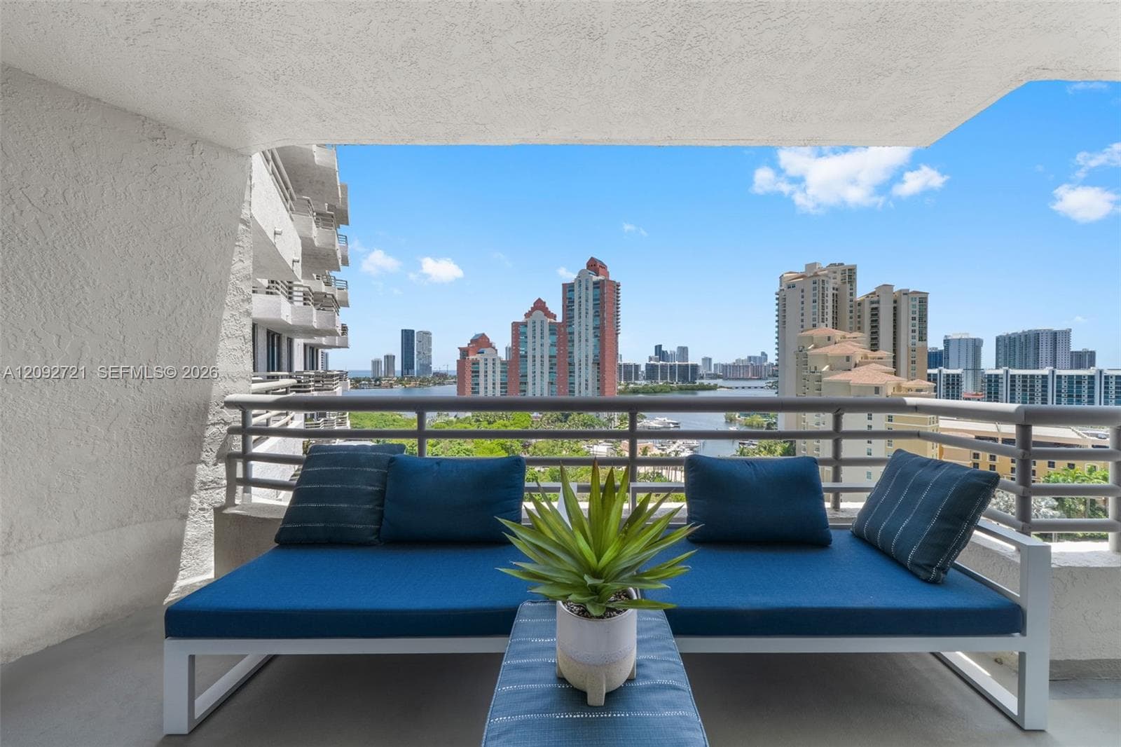 PARC CENTRAL AVENTURA SOU · #1816 in Aventura - Photo 25