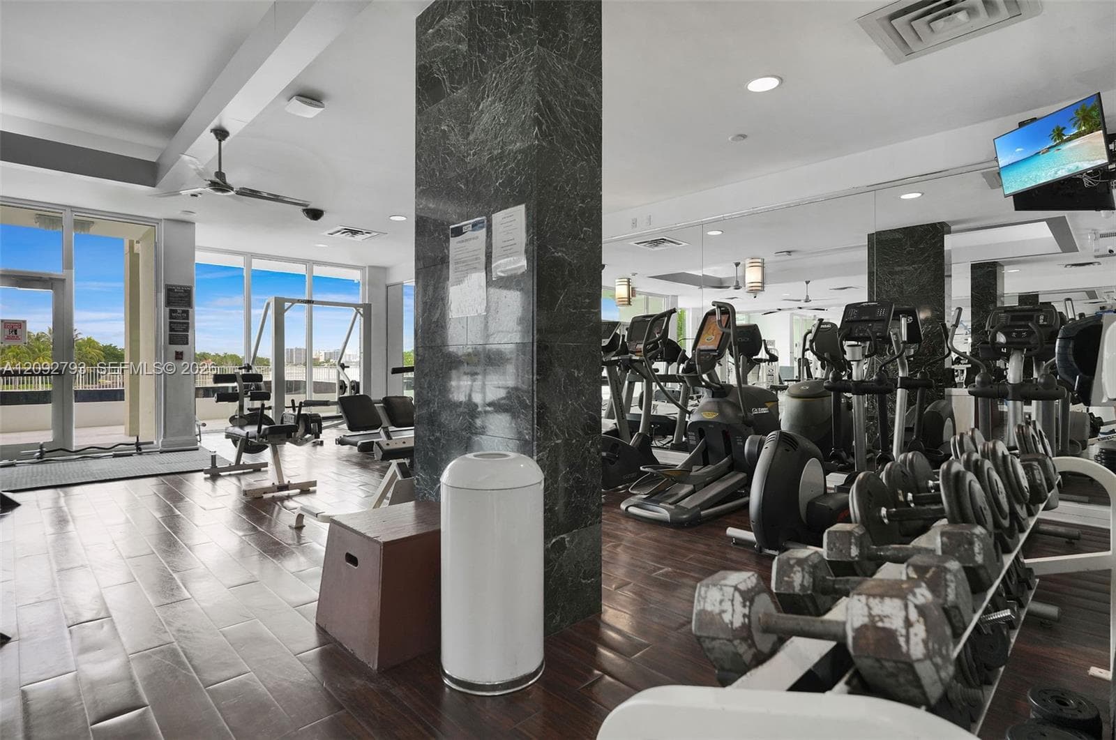 AQUASOL CONDO · #8R in Miami Beach - Photo 35