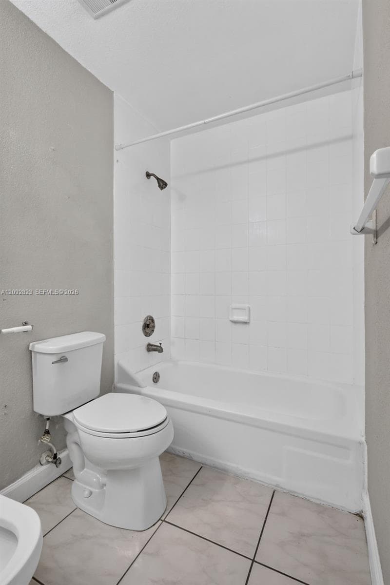 Amelia Park · #106 in Hialeah - Photo 9