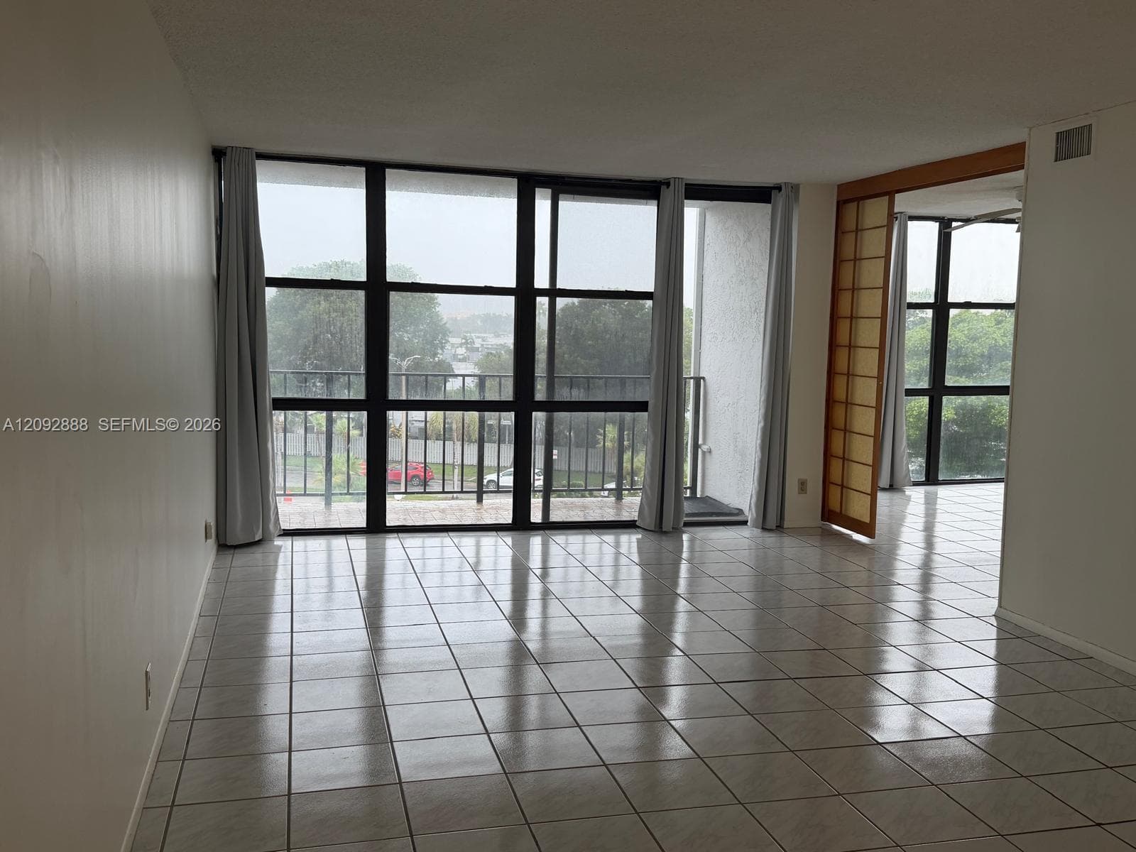 OCEANVIEW PARK CONDO · #507 in Hallandale Beach - Photo 7