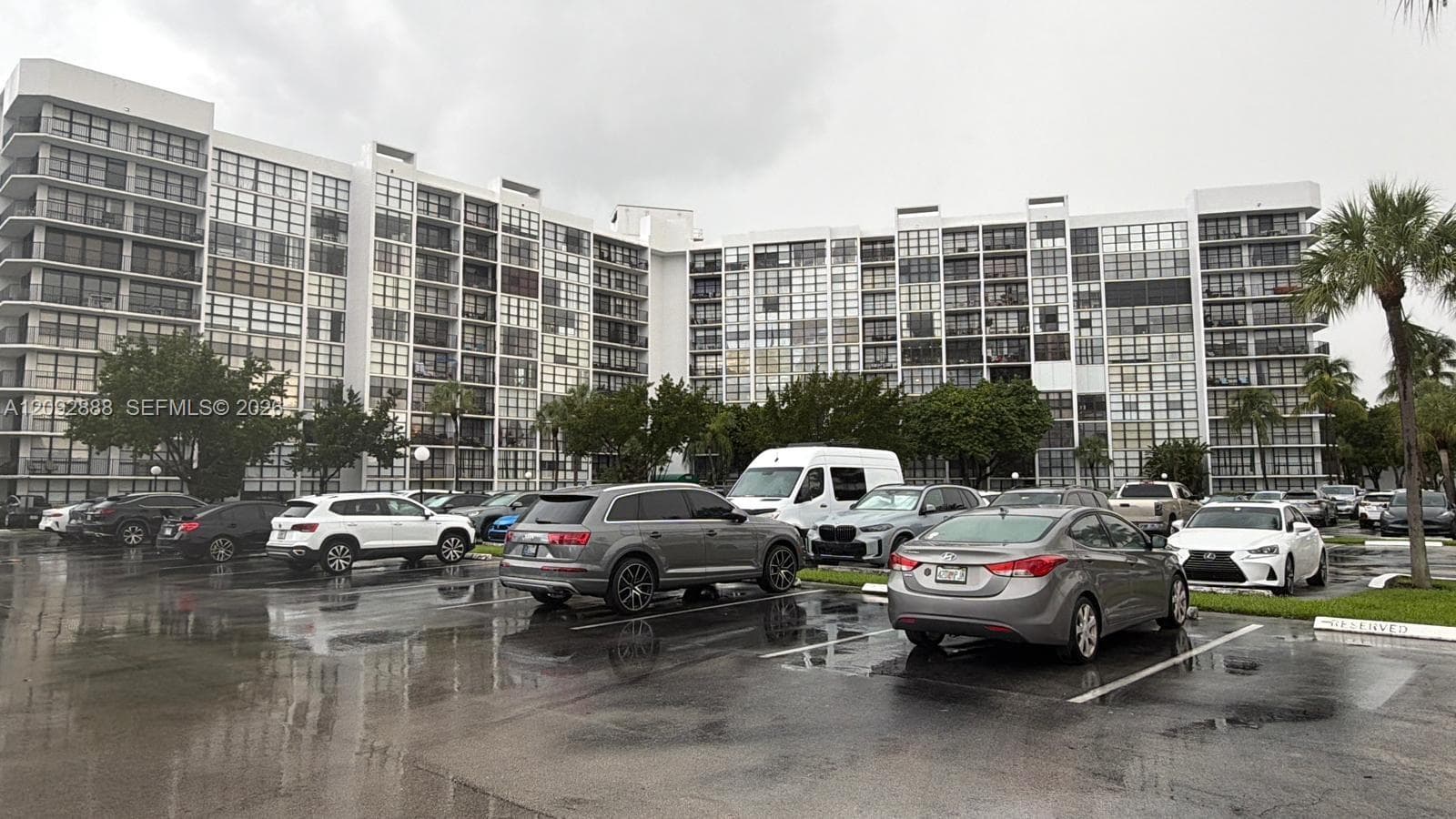 OCEANVIEW PARK CONDO · #507 in Hallandale Beach - Photo 3