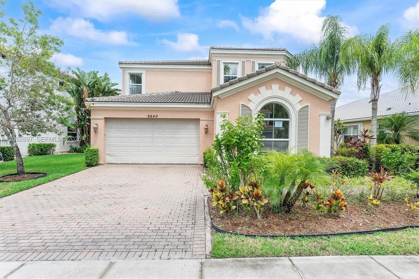 9640 Phipps Ln photo 3