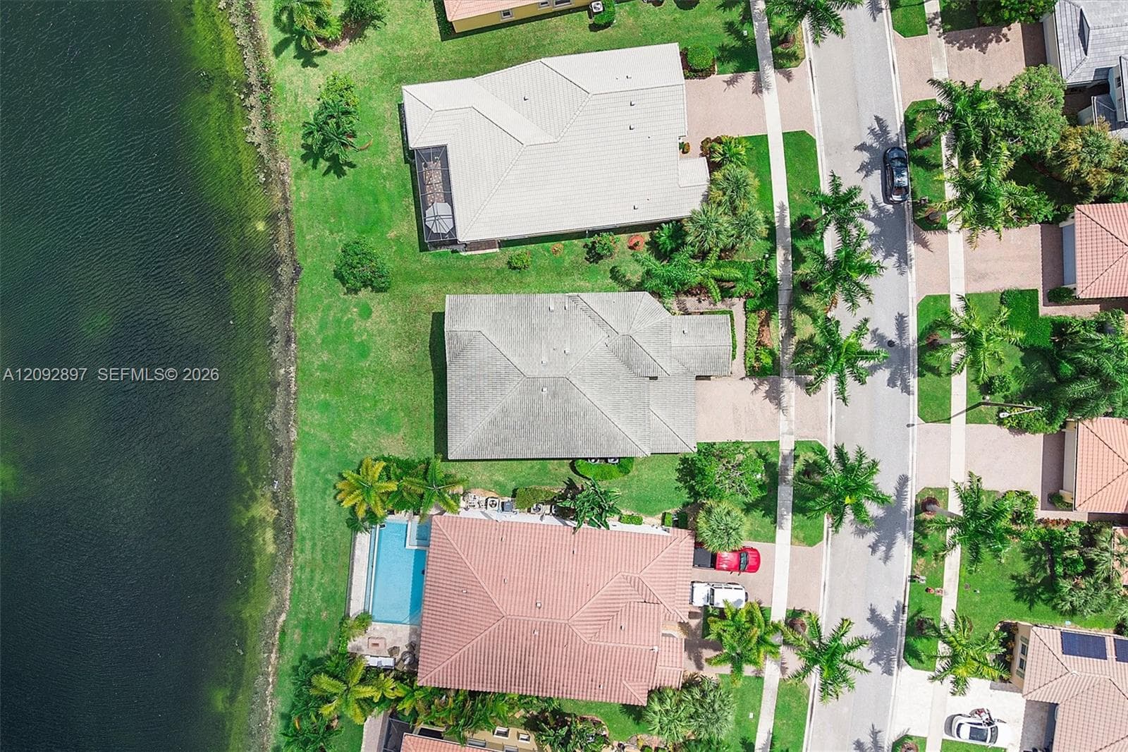 9640 Phipps Ln photo 11