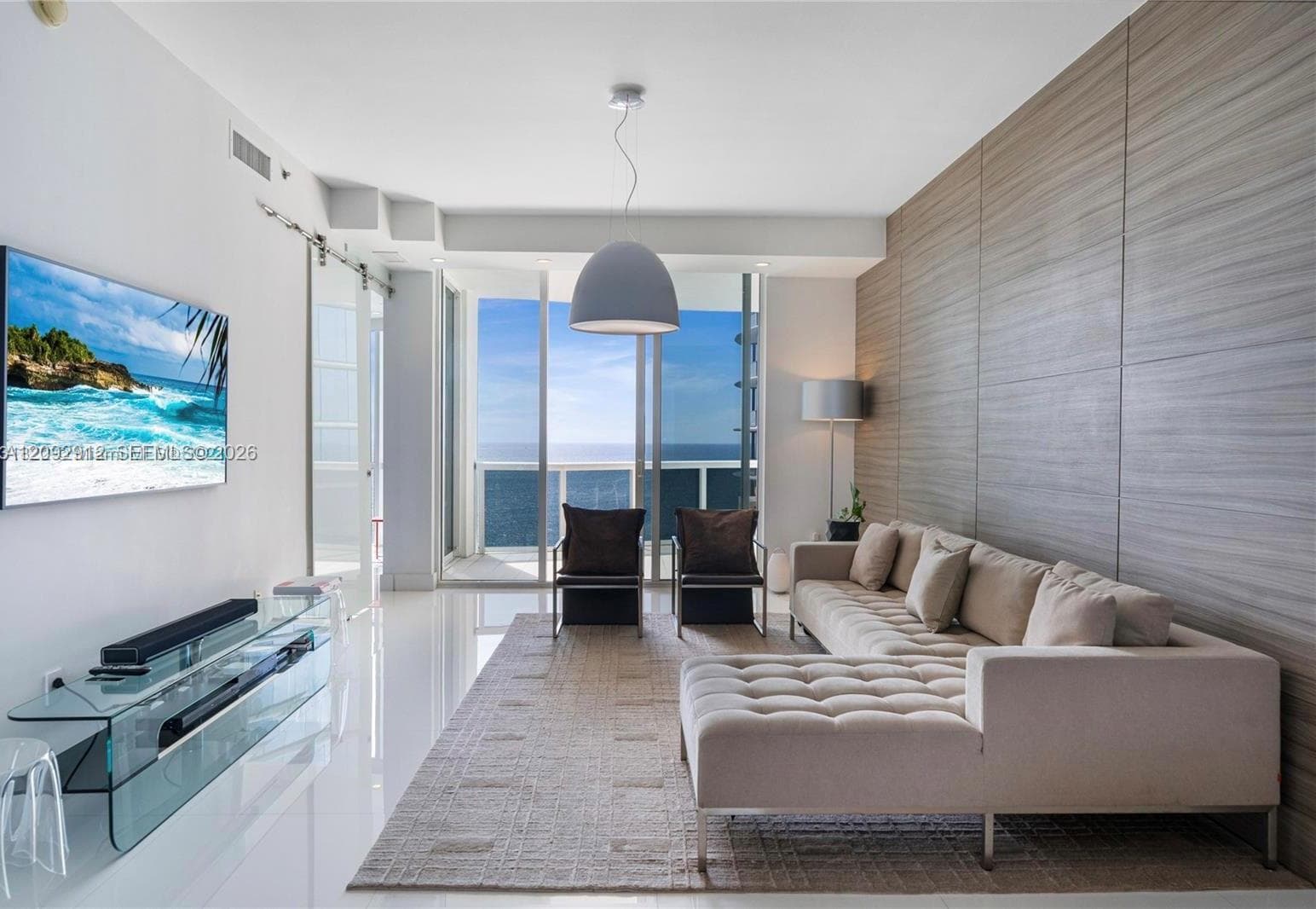 Trump Tower III · #2006 in Sunny Isles Beach - Photo 2