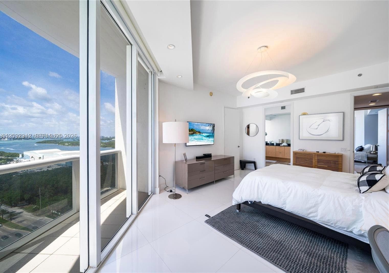 Trump Tower III · #2006 in Sunny Isles Beach - Photo 6