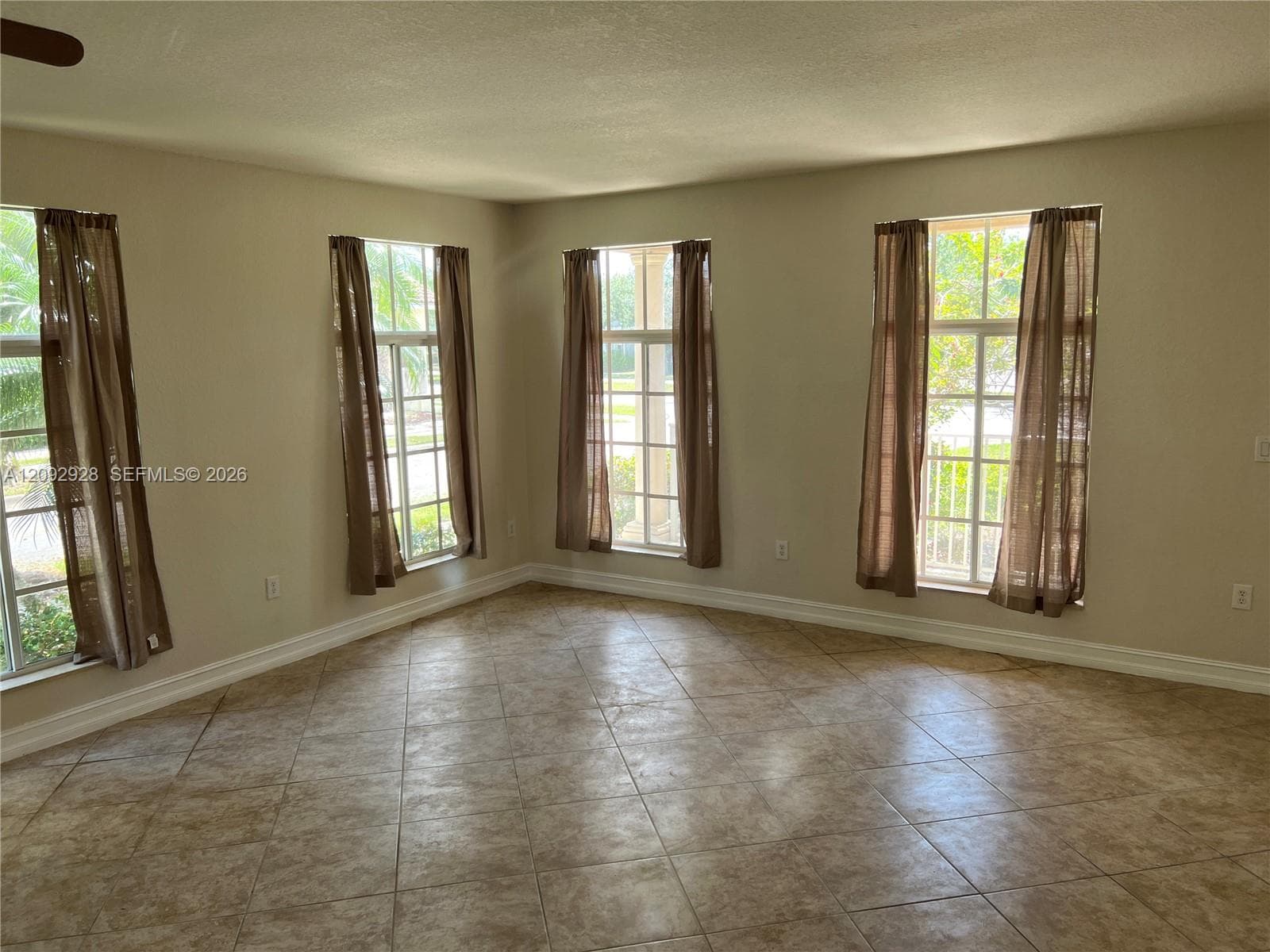 14008 SW 274 TER photo 6