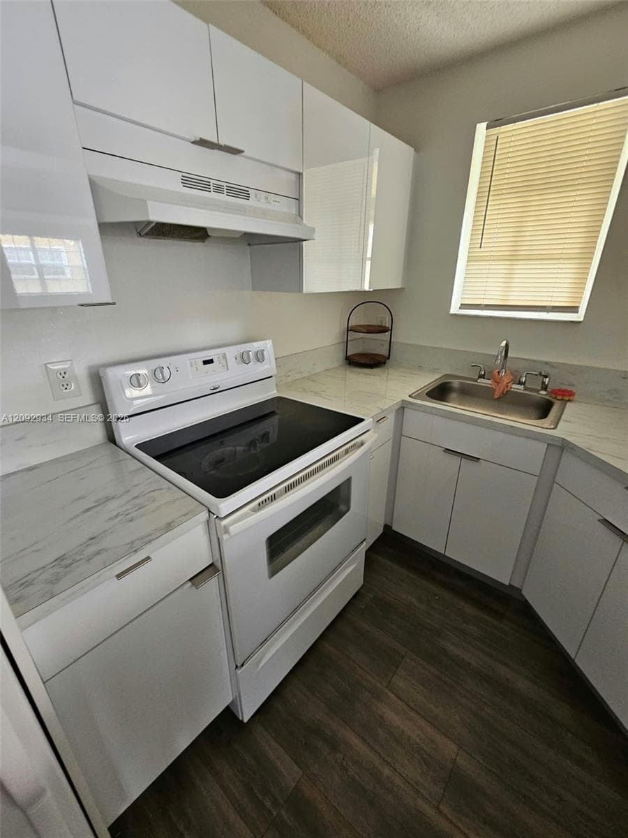 LA HACIENDA COUNTRY CLUB · #C in Hialeah - Photo 5
