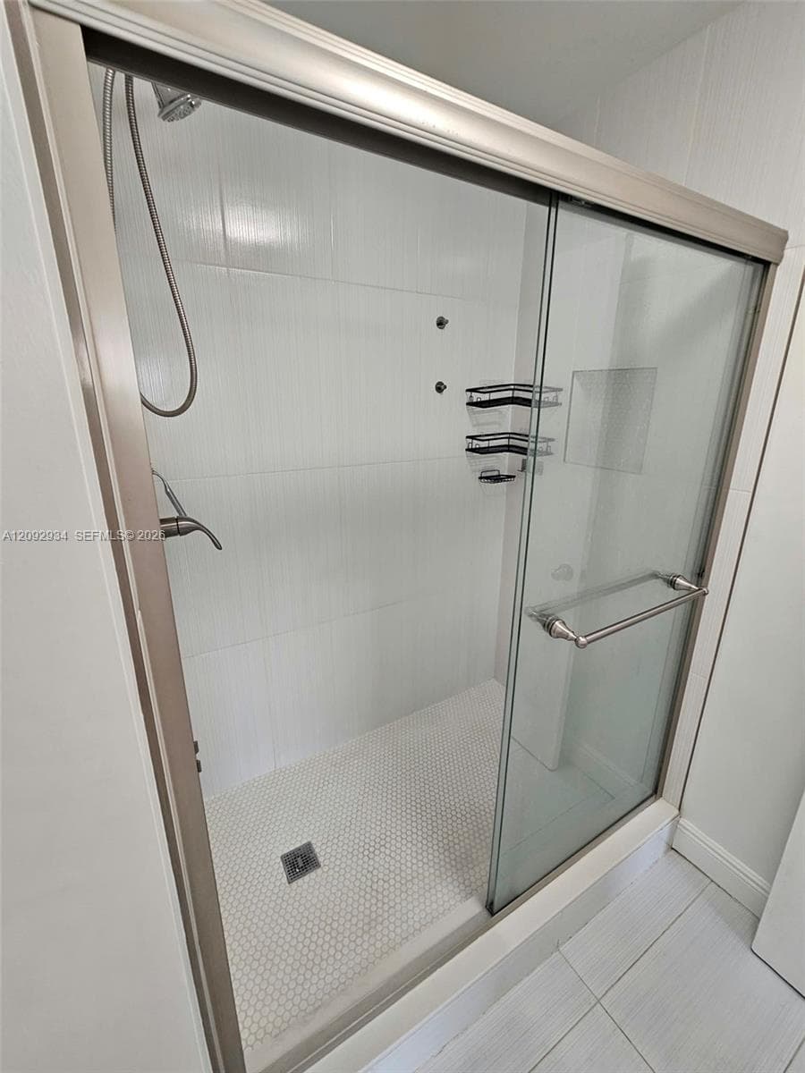 LA HACIENDA COUNTRY CLUB · #C in Hialeah - Photo 10