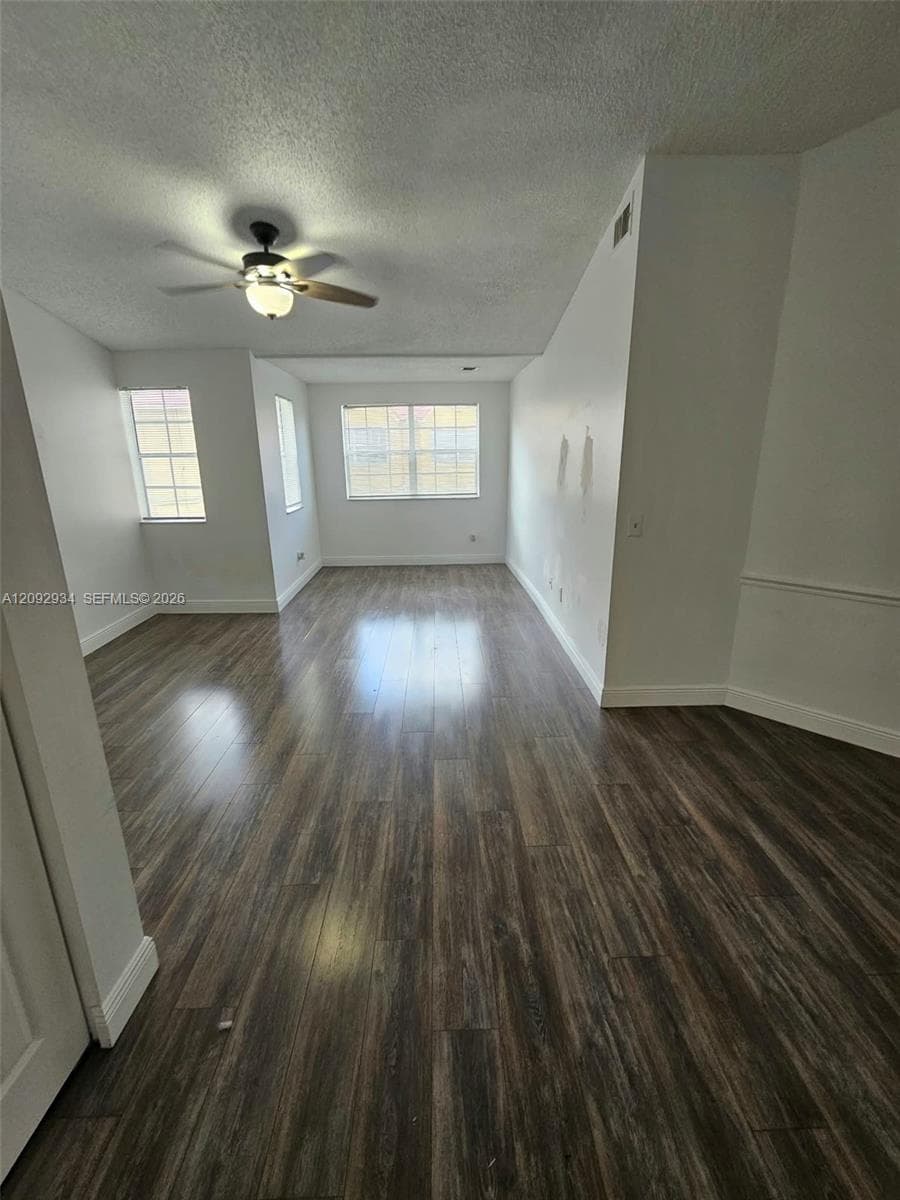 LA HACIENDA COUNTRY CLUB · #C in Hialeah - Photo 14