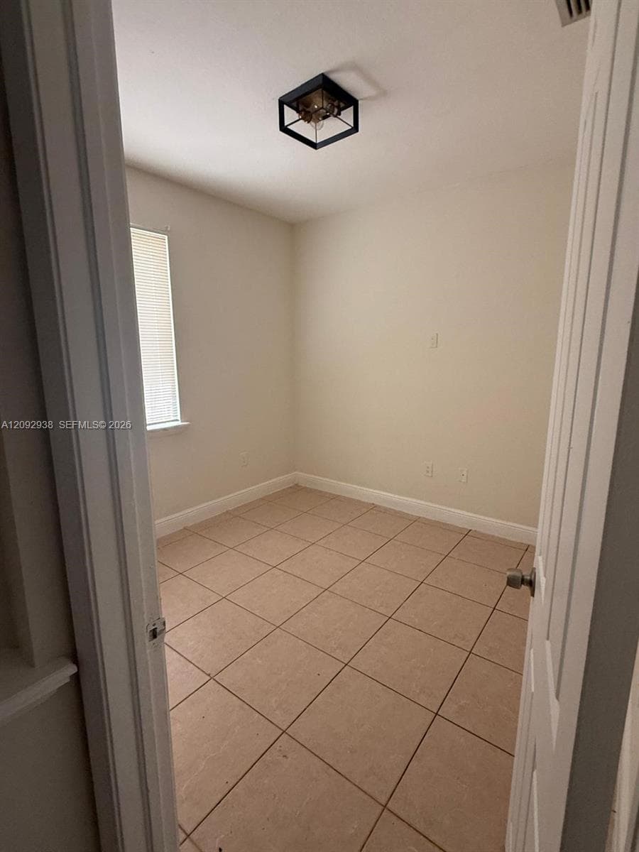 372 SW 2nd St #- photo 2
