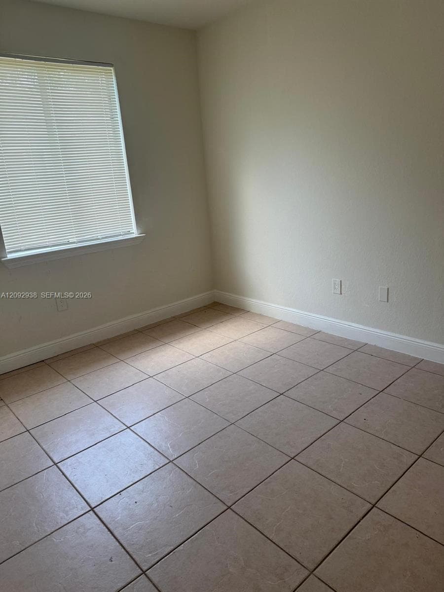 372 SW 2nd St #- photo 6