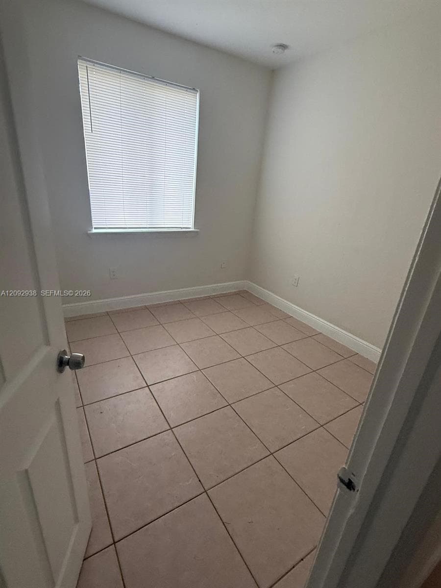 372 SW 2nd St #- photo 5