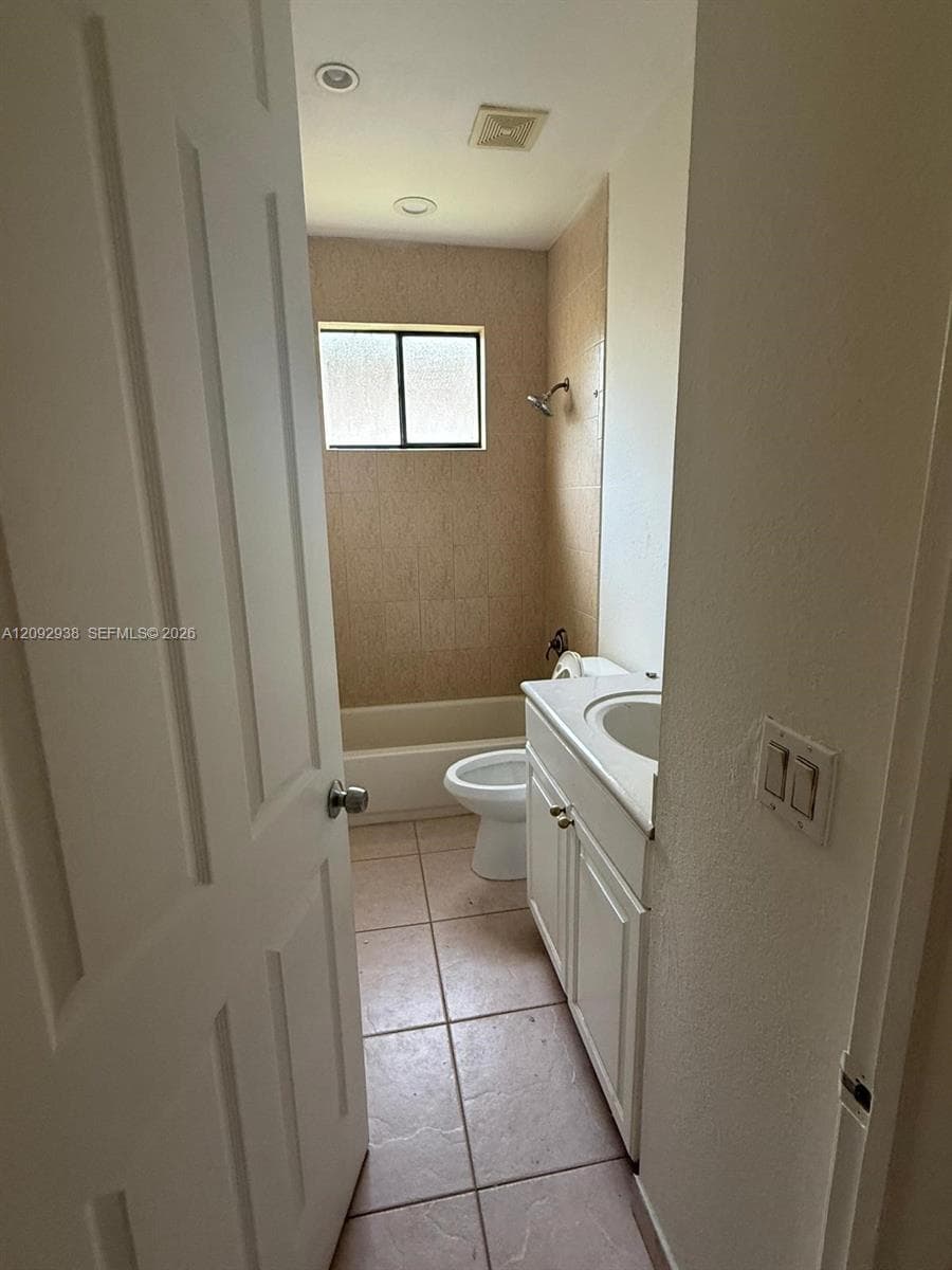 372 SW 2nd St #- photo 4