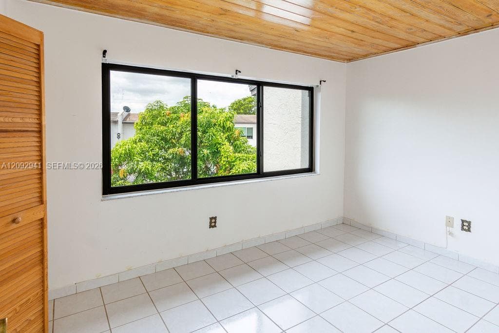 11312 SW 67th Ter photo 18