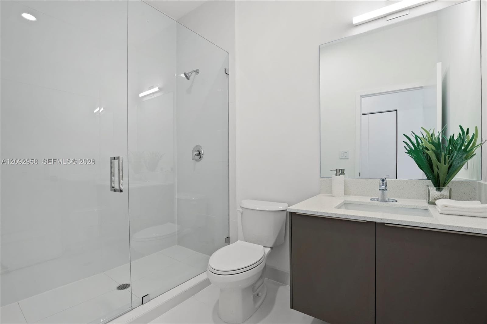 1805 NE 13 ST photo 22