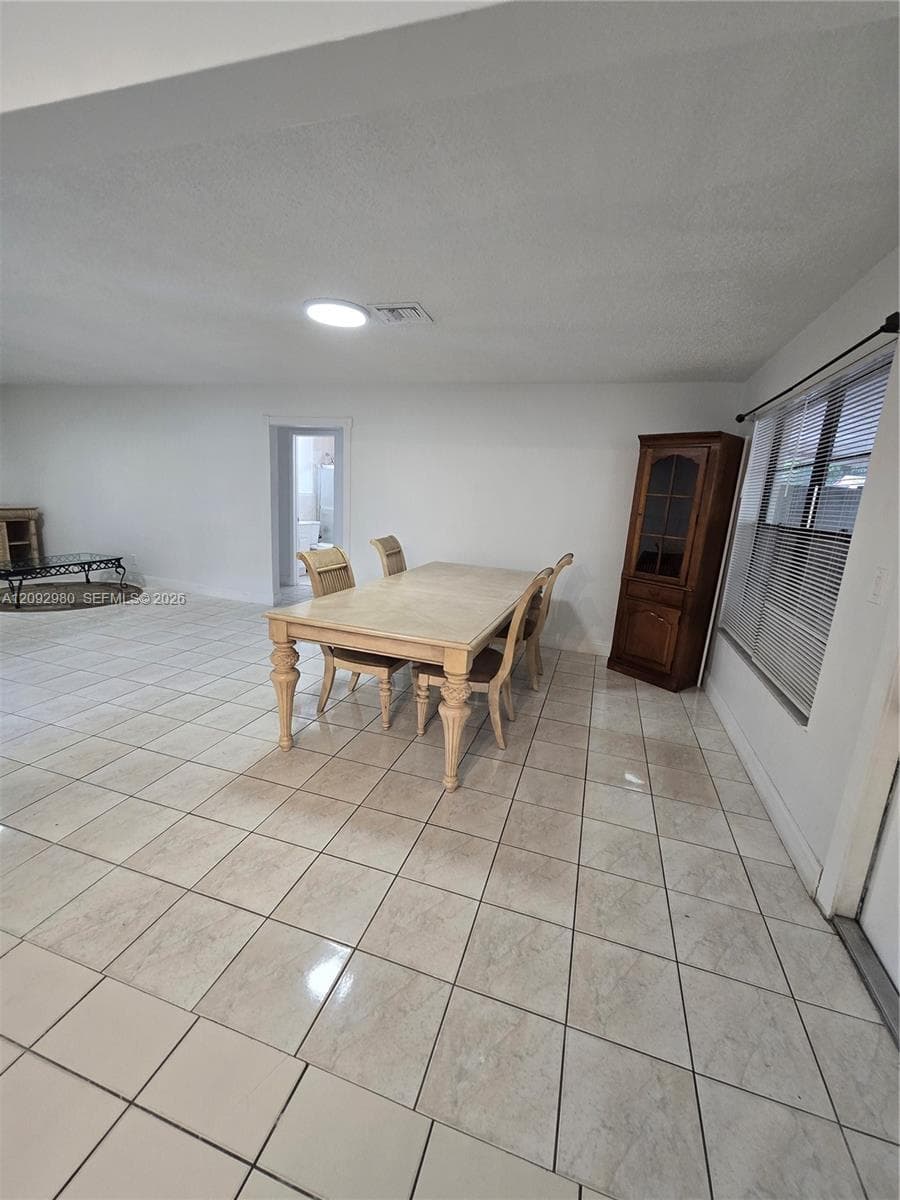 212 SW 2nd Ave #0 photo 9