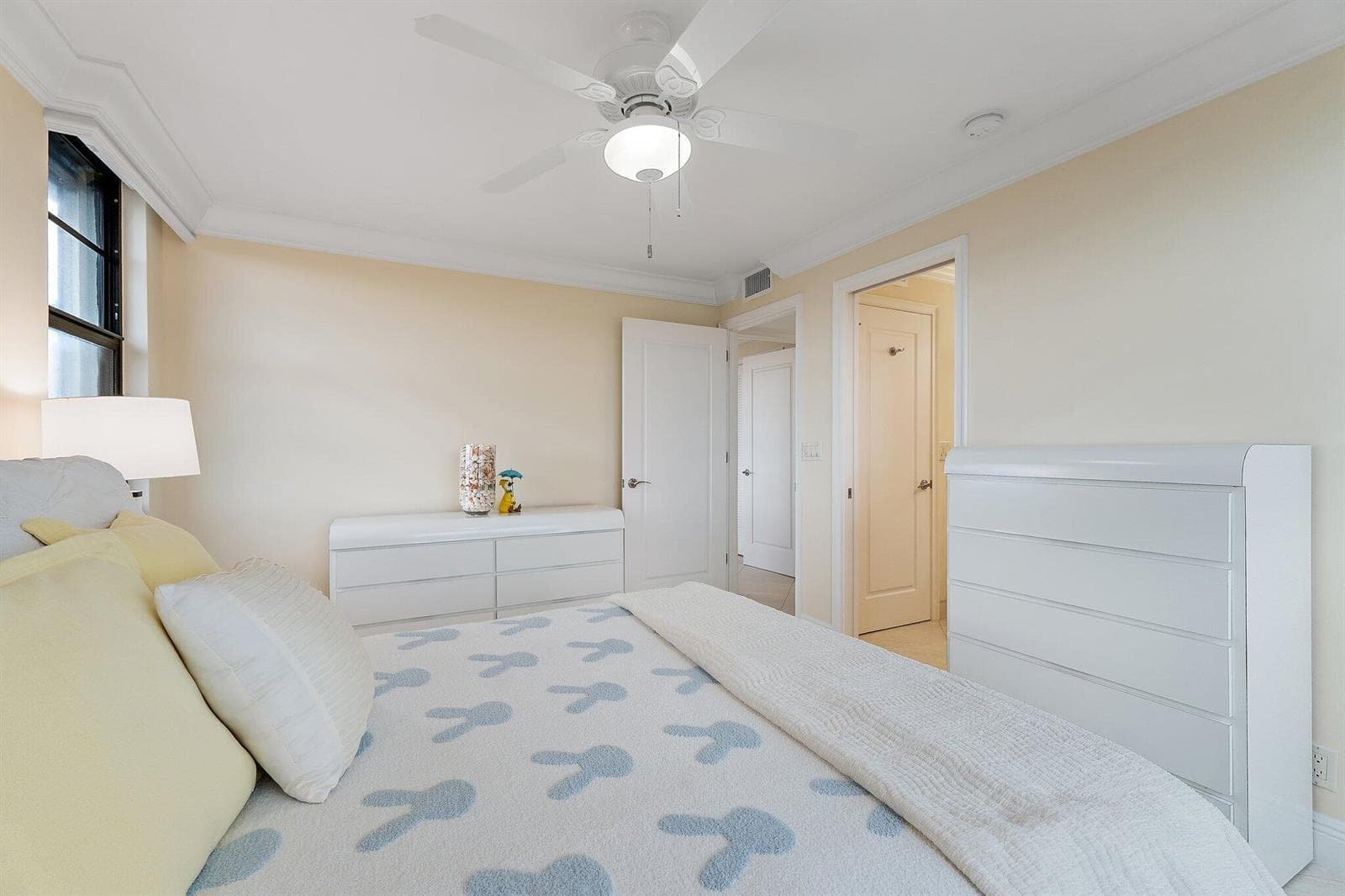 070-911OceanDr-506-JunoBeach-SMALL