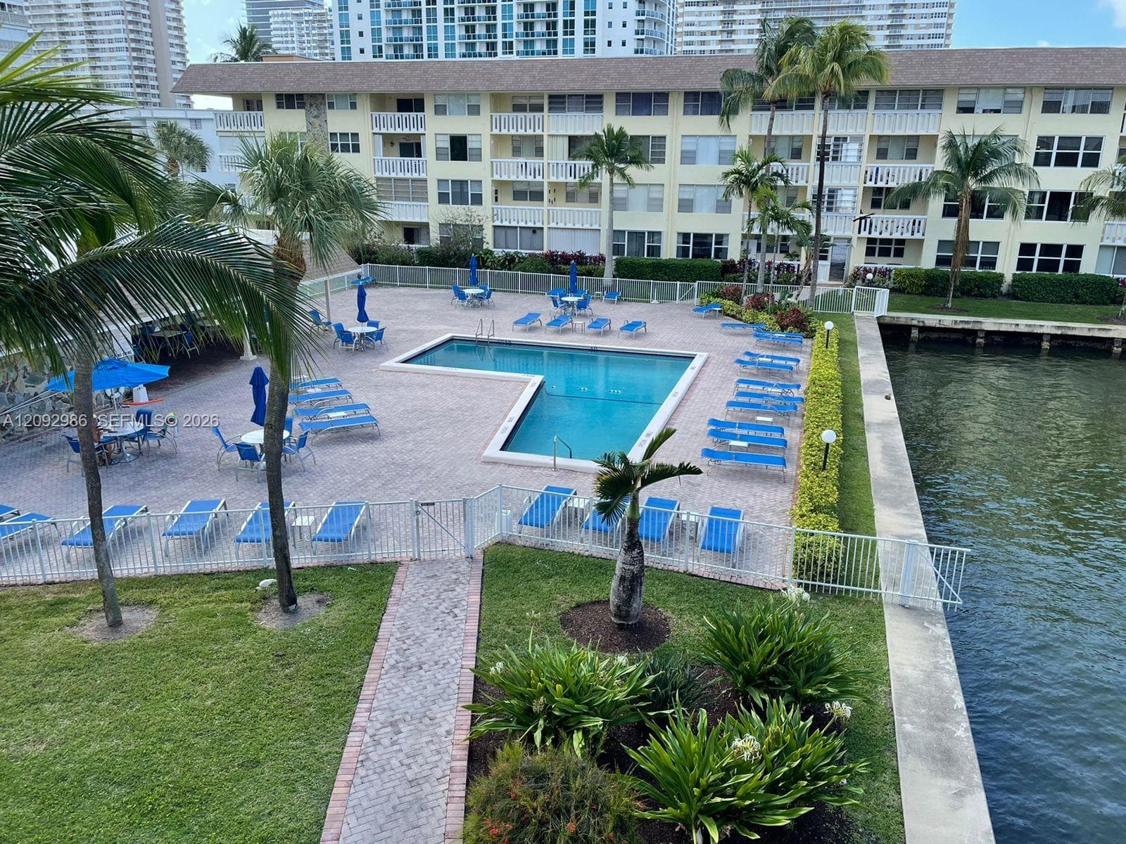 ISLANDS-BERMUDA CONDO · #301 in Hallandale Beach - Photo 13