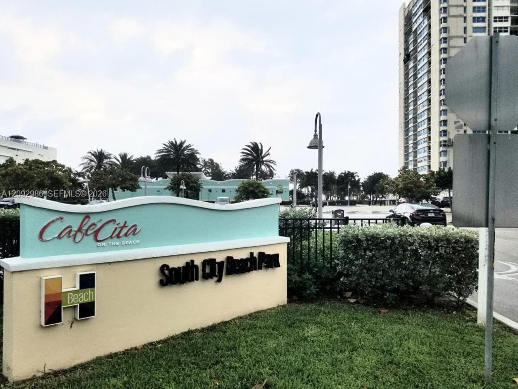 ISLANDS-BERMUDA CONDO · #301 in Hallandale Beach - Photo 14