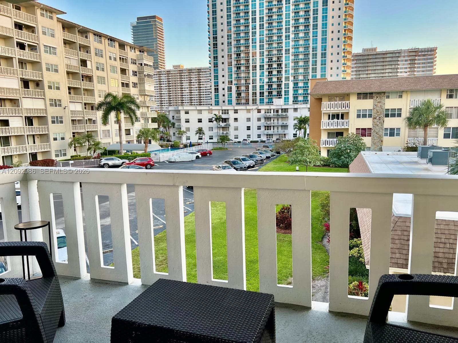 ISLANDS-BERMUDA CONDO · #301 in Hallandale Beach - Photo 11