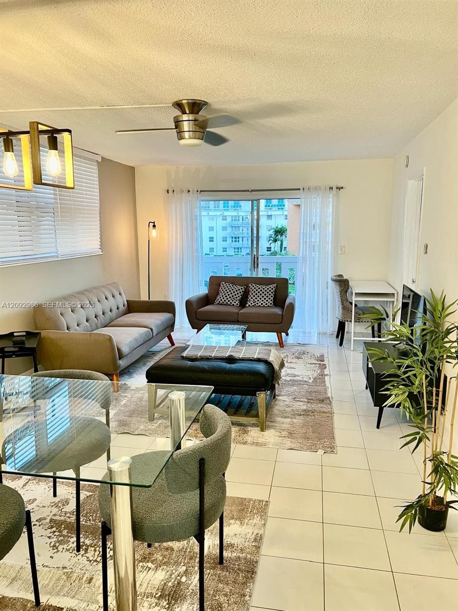 ISLANDS-BERMUDA CONDO · #301 in Hallandale Beach - Photo 4