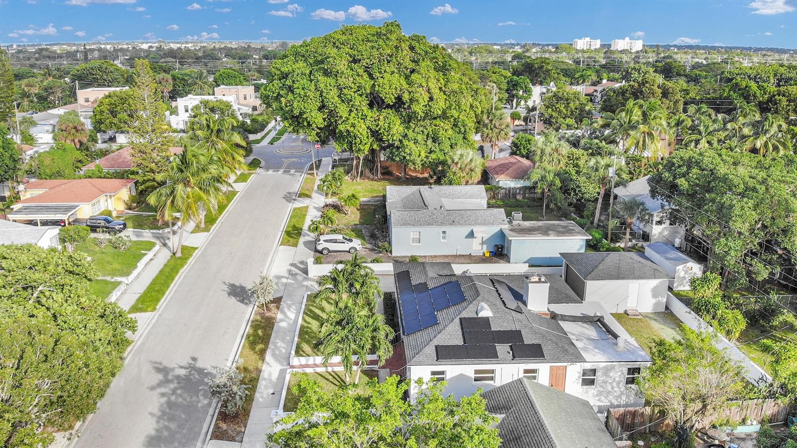 916 31st St West Palm Beach -8