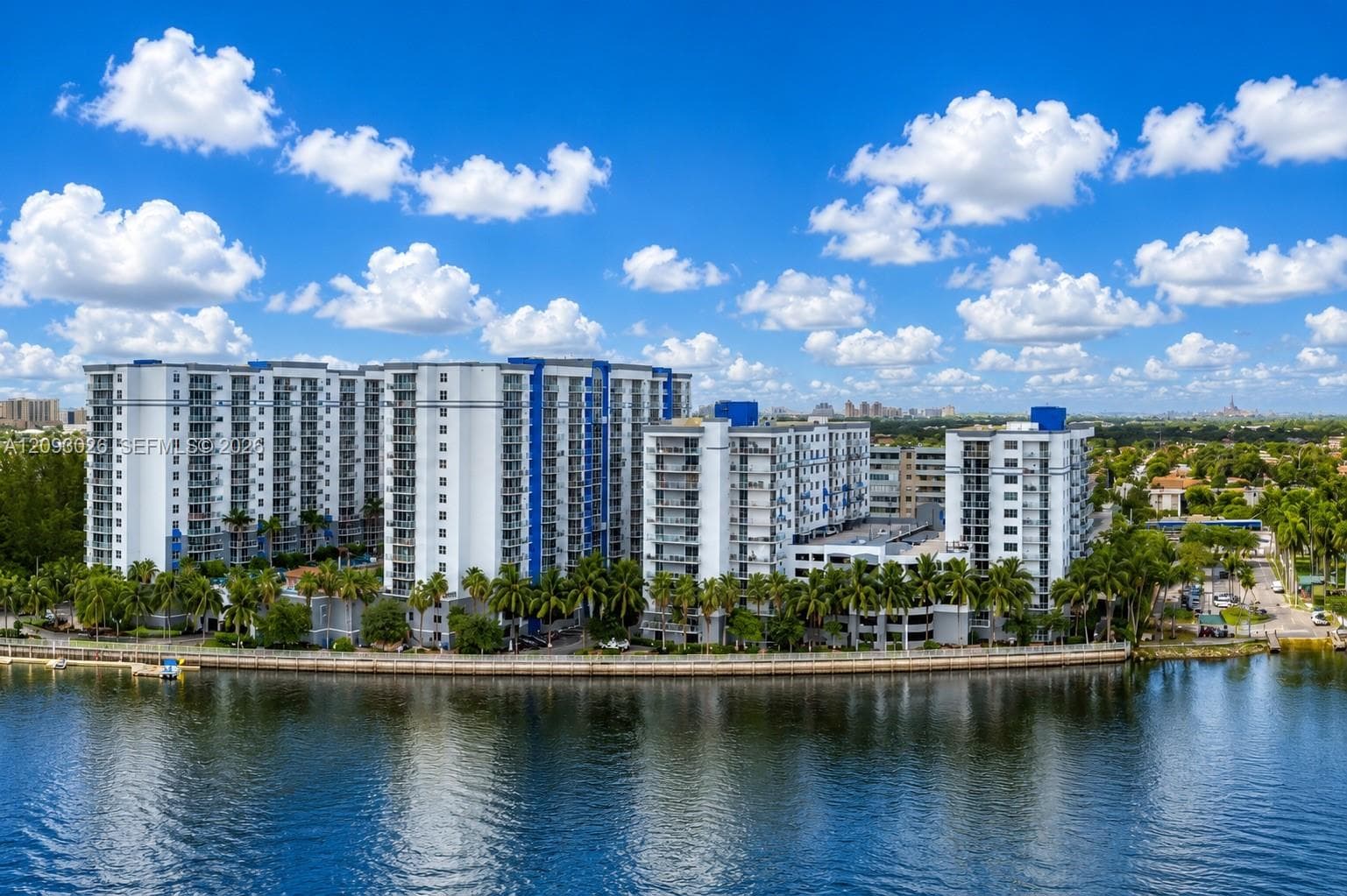 BLUE LAGOON CONDO · #TS-03 in Miami - Photo 2