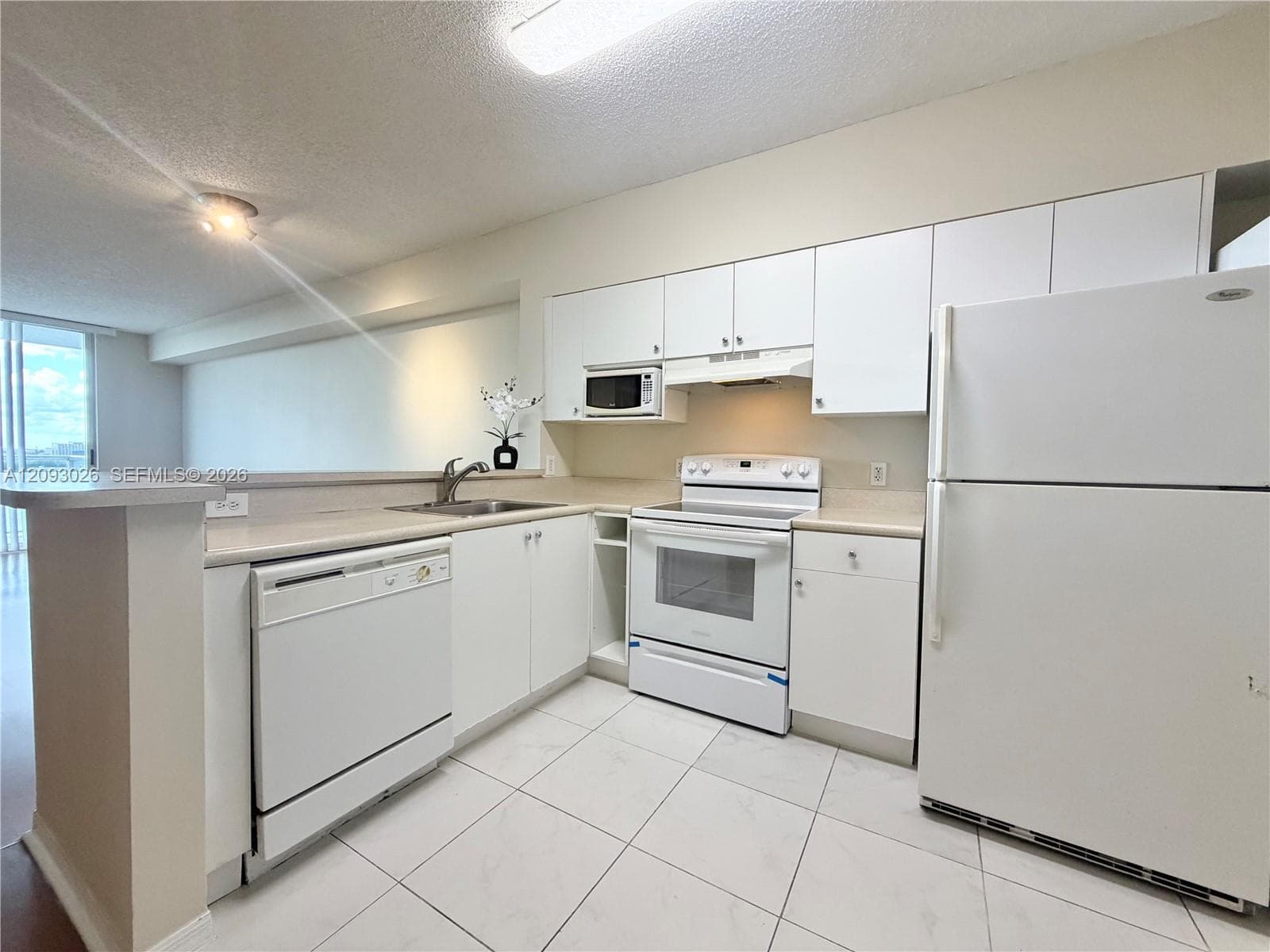 BLUE LAGOON CONDO · #TS-03 in Miami - Photo 13