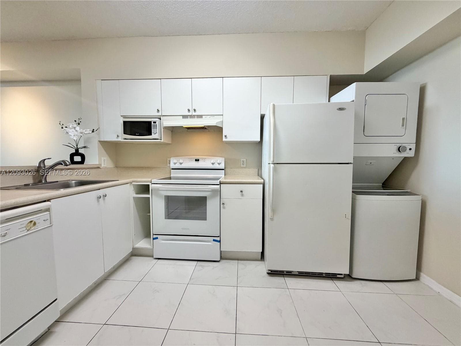 BLUE LAGOON CONDO · #TS-03 in Miami - Photo 12