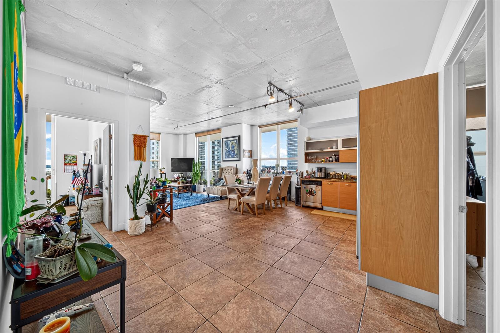 Kitchen/Dining