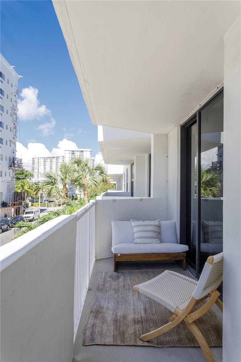 Vendome Place · #207 in Miami Beach - Photo 27
