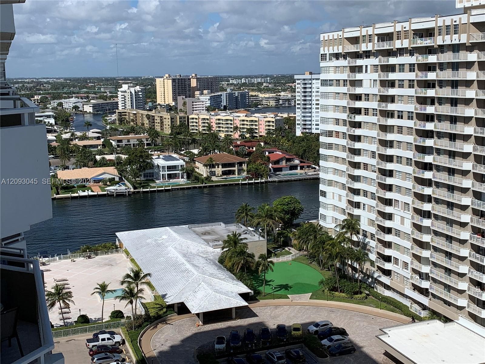 HEMISPHERES CONDO · #17M in Hallandale Beach - Photo 2