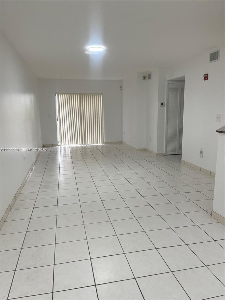 VISTA AL LAGO CONDO · #107 in Miami - Photo 2