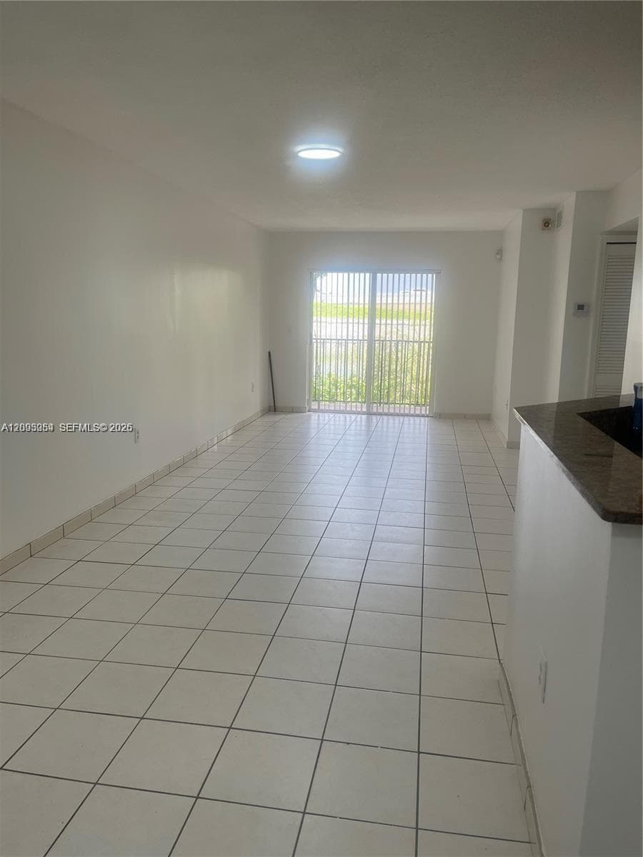 VISTA AL LAGO CONDO · #107 in Miami - Photo 5
