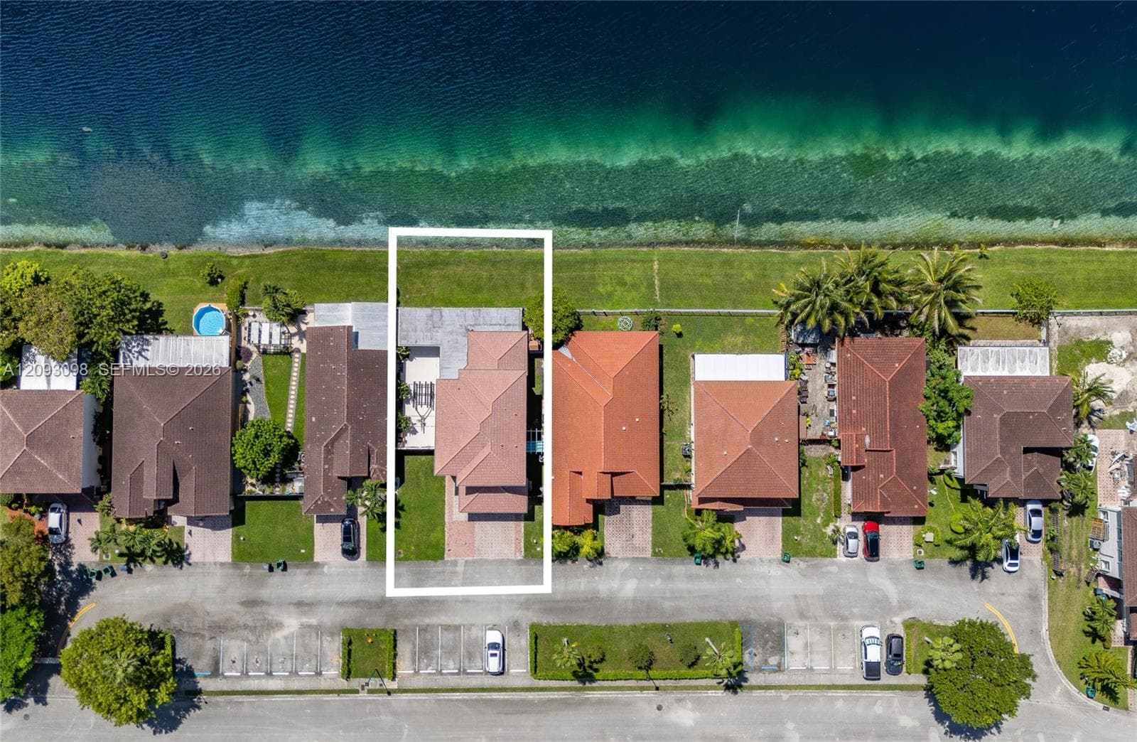 12028 SW 133rd Ter photo 4