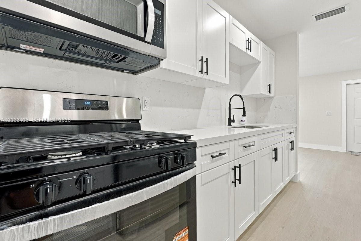 18814 NW 46th Ave photo 7