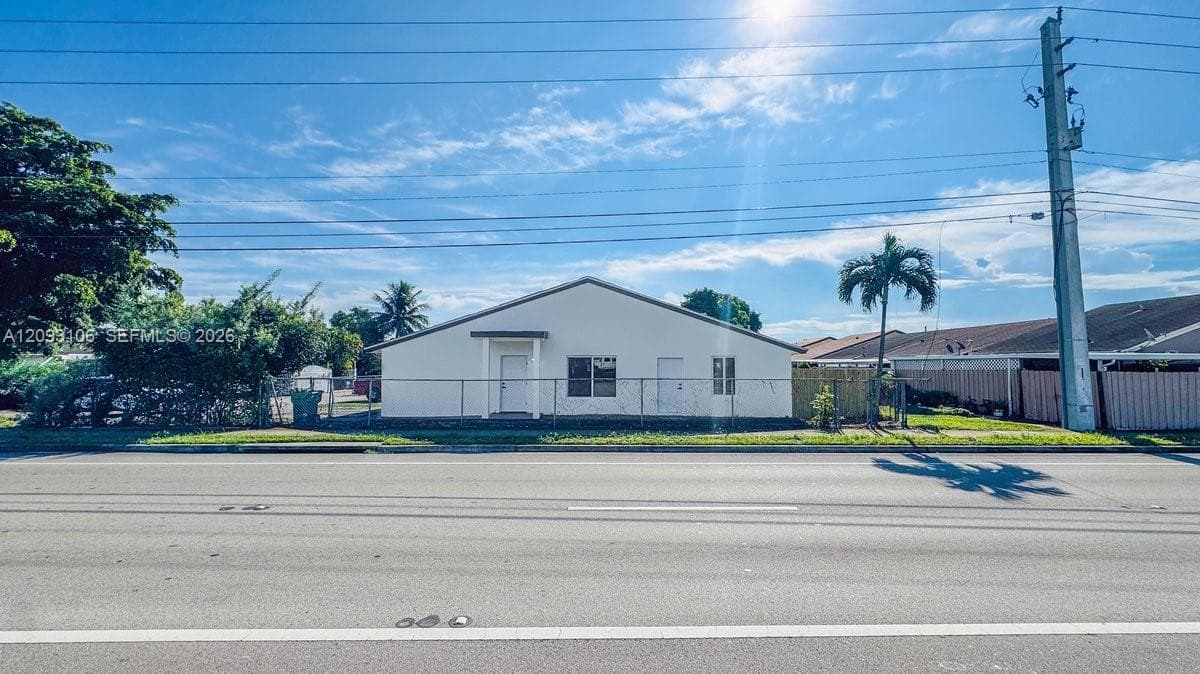 18814 NW 46th Ave photo 1