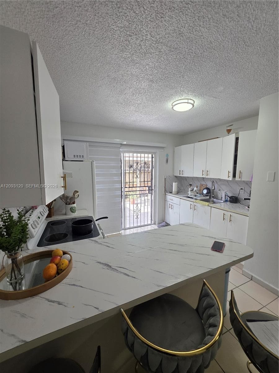 EL PRADO · #102-47 in Hialeah - Photo 4