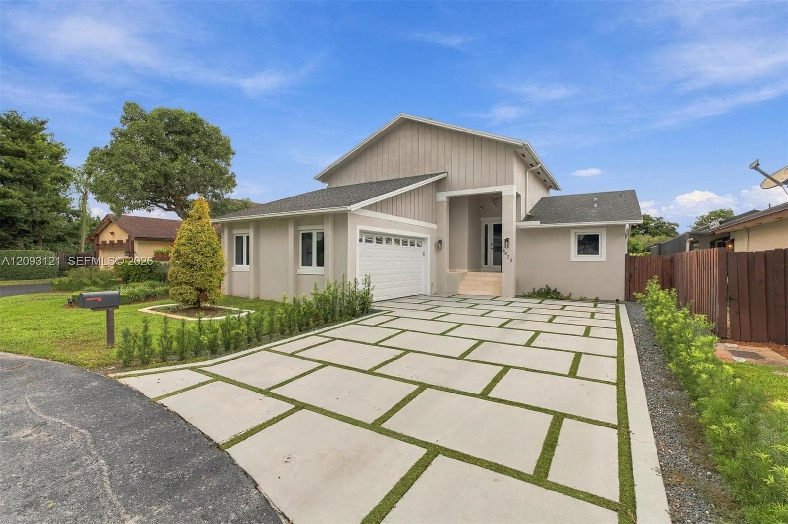 5428 SW 152nd Place Cir photo 1