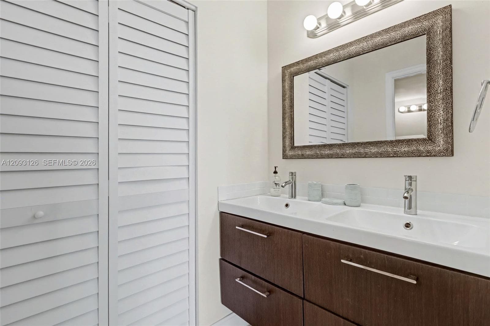 Imperial Towers · #609 in Hallandale Beach - Photo 30