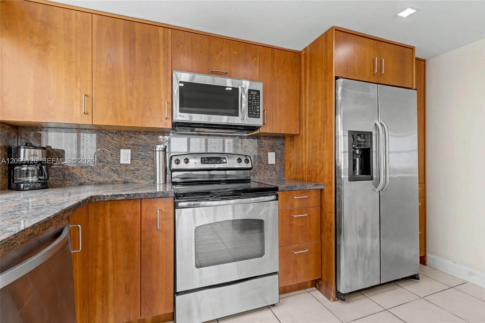 Imperial Towers · #609 in Hallandale Beach - Photo 18